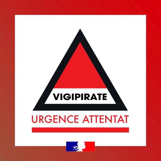 Le plan Vigipirate est rehaussé au niveau « urgence attentat » sur l’ensemble du territoire national. Le plan Vigipirate est rehaussé au niveau « urgence attentat » sur l’ensemble du territoire national.